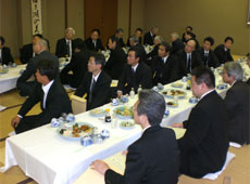 会食の様子